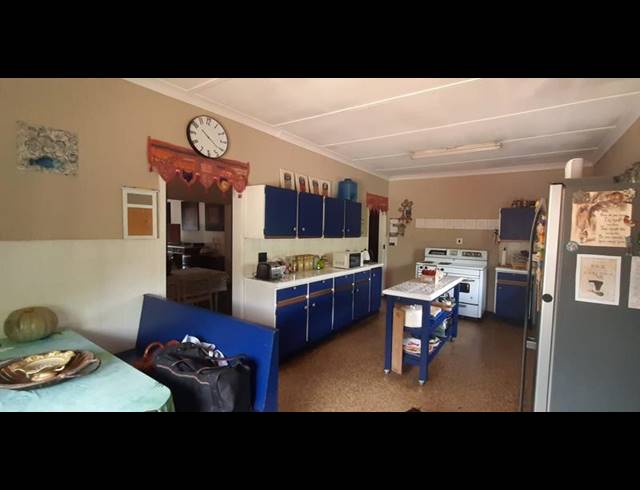 6 BEDROOM HOUSE FOR SALE IN CAPITAL PARK